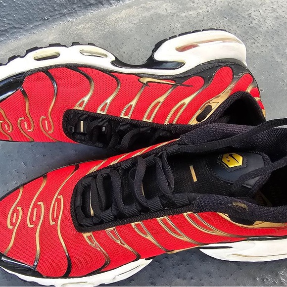 Nike Air Max Plus- University Red & Metallic Gold- 8.5 - Picture 7 of 9
